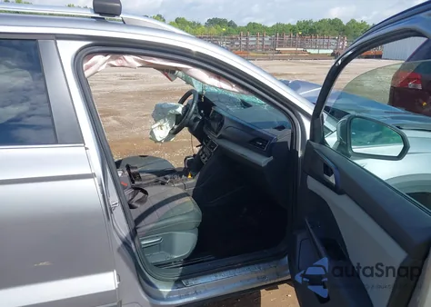 2022 Volkswagen Taos 1.5T Se из США, поврежденный, VIN 3VVPX7B25NM070388